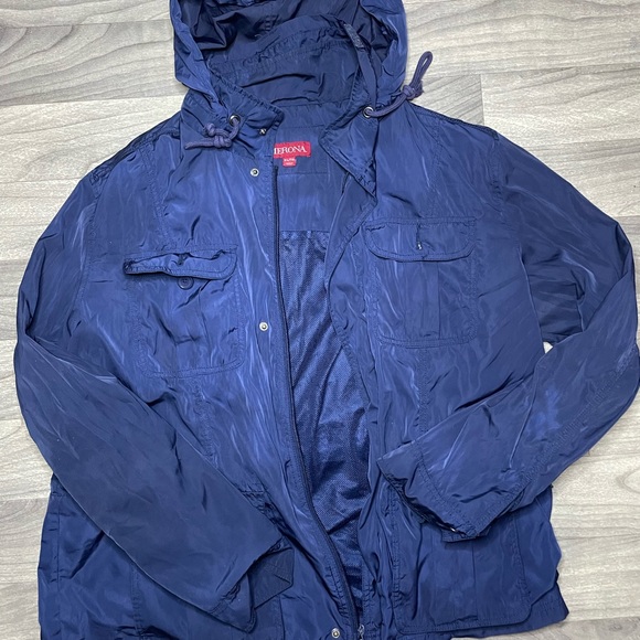 Men’s Jacket - Picture 3 of 5